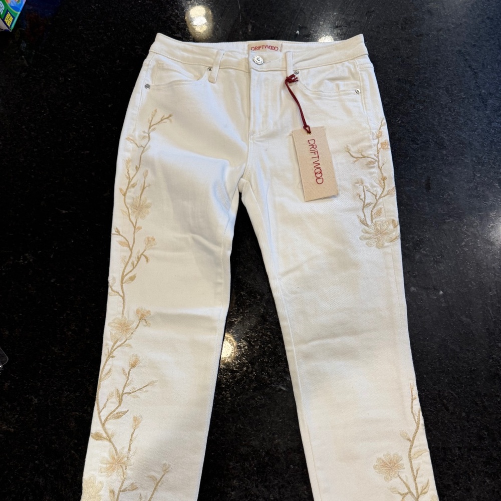 Driftwood 26 creamy white jeans women’s embroidered with flowers